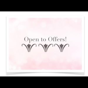 Need to clear out my closet so make me an offer!❣️